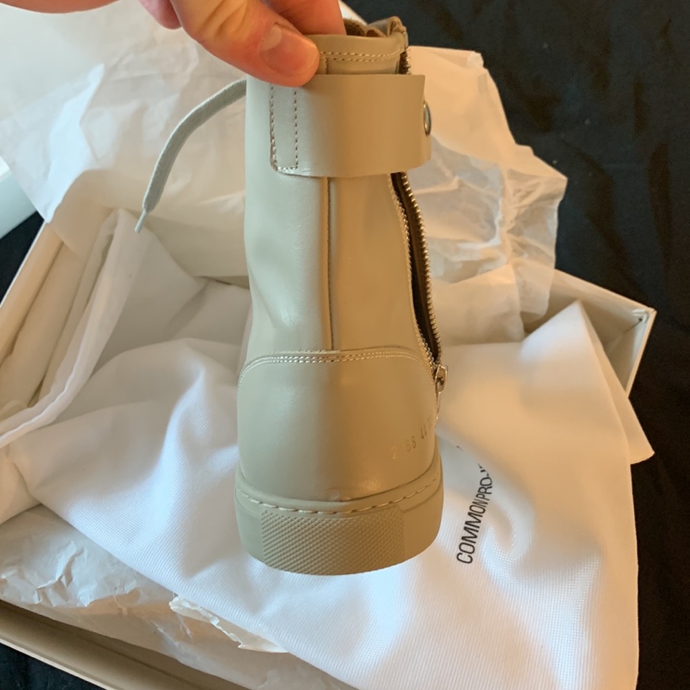 Common Projects Training Sneaker Leather Taupe - image 5